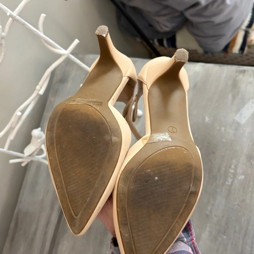 Dream Pairs Vegan Women's Beige/Nude Ankle Strap Heels Size 7